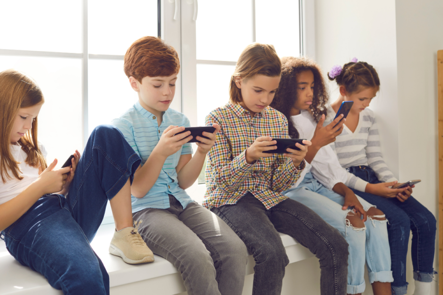 Gen Alpha: Tâm lý và Thói quen Học tập trong Kỷ nguyên Số 3